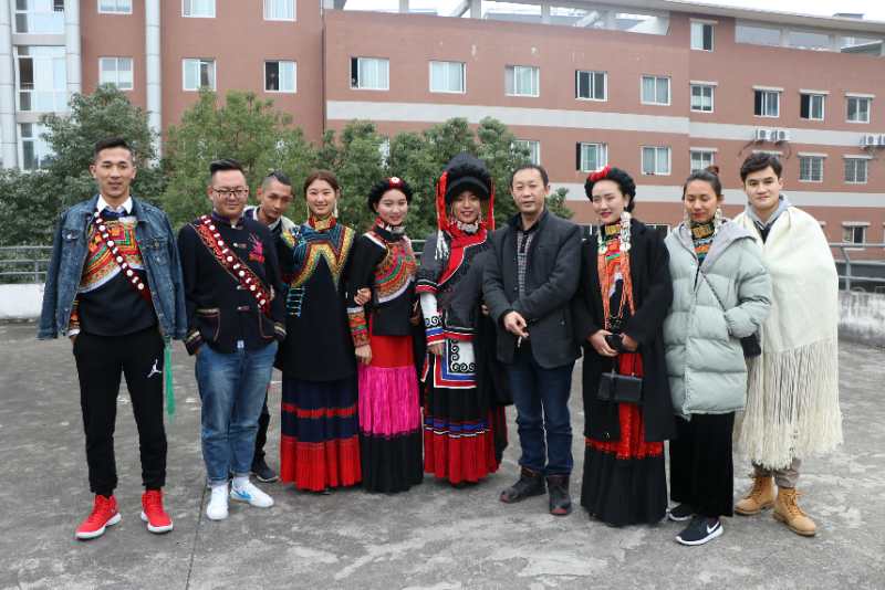 苏尼毕摩彝族文化研究会及其他学团承办首届少数民族非遗文化节
